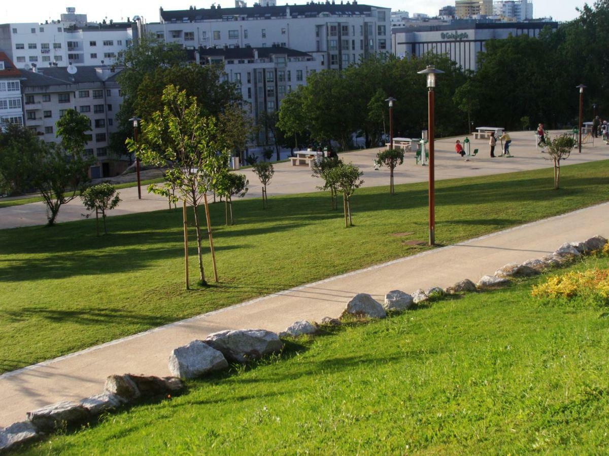 Acogedor Apartamento Cerca De Las Estaciones De Bus Y Tren A Coruna Exterior photo